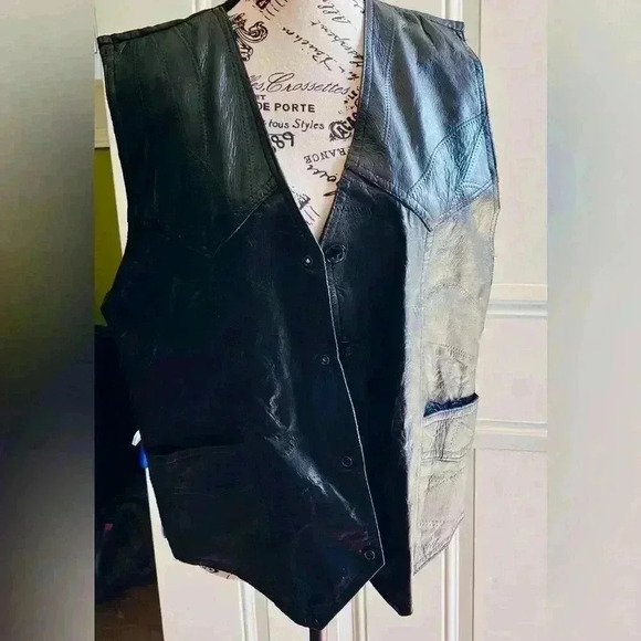 Black GENUINE HOG LEATHER VEST
BY ROCKY RANCH MIDEST - Picture 10 of 11